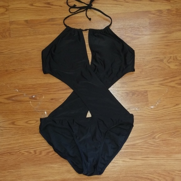 Old Navy Other - Twist front monokini